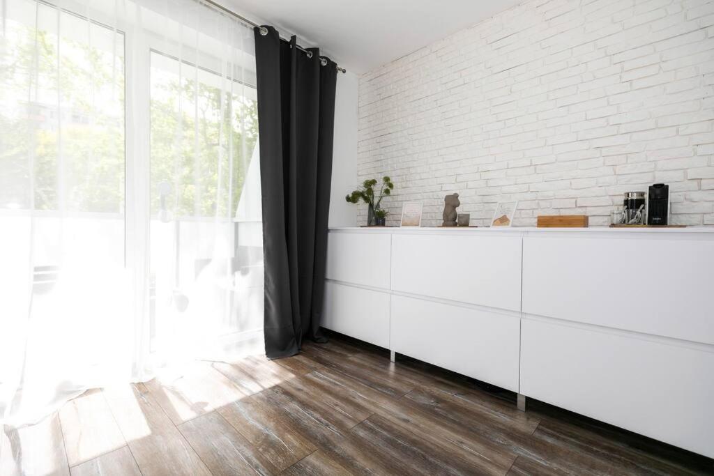 Alure Residences 1 & 24H Self Check-In, Free Parking In Front Of The Apartment Building, New Building, Terrace, Cafe With Breakfast In The Apartment Building, Next To The Aqua Park Banská Bystrica Extérieur photo